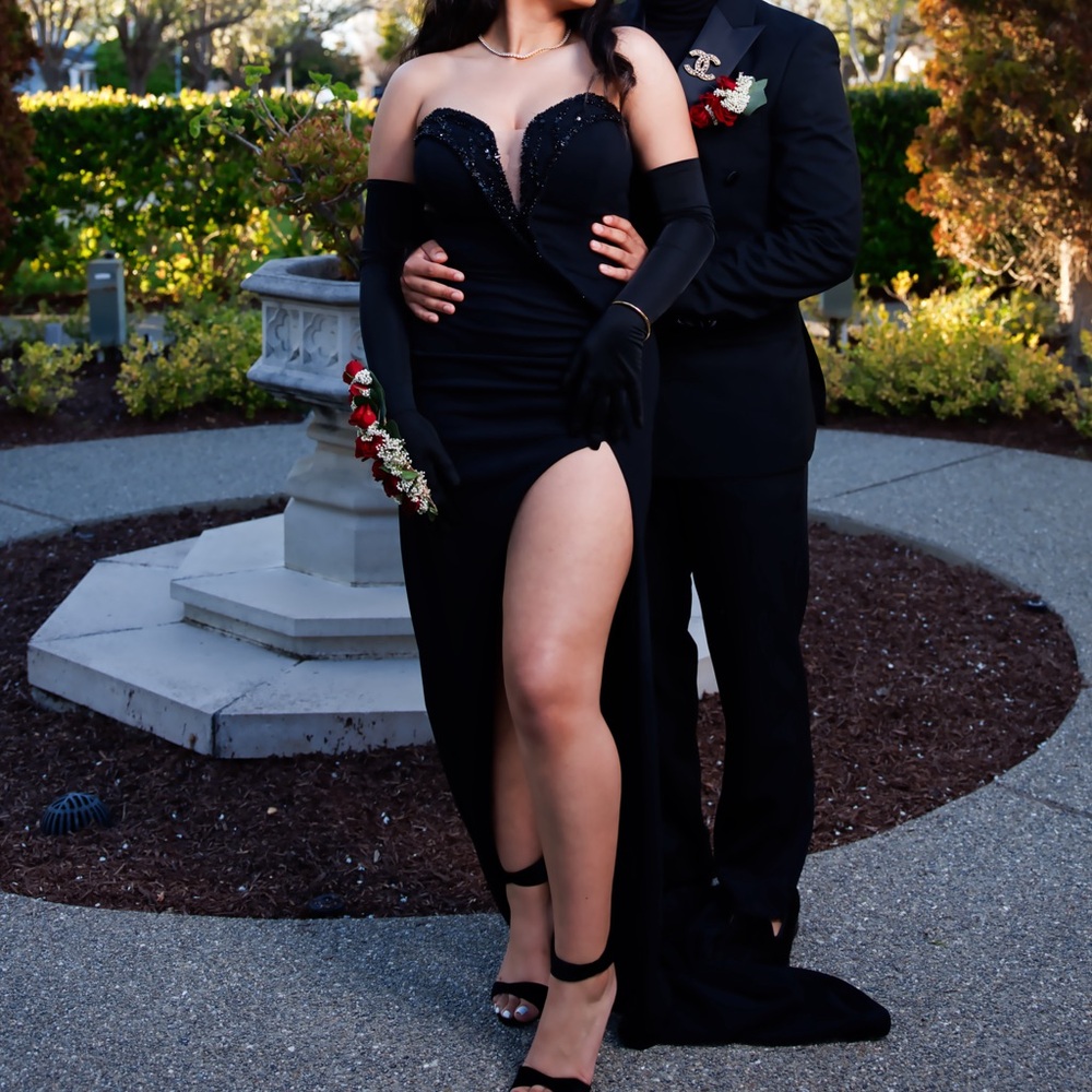 Custom made prom dress, only worn once, no tears, was cleaned,